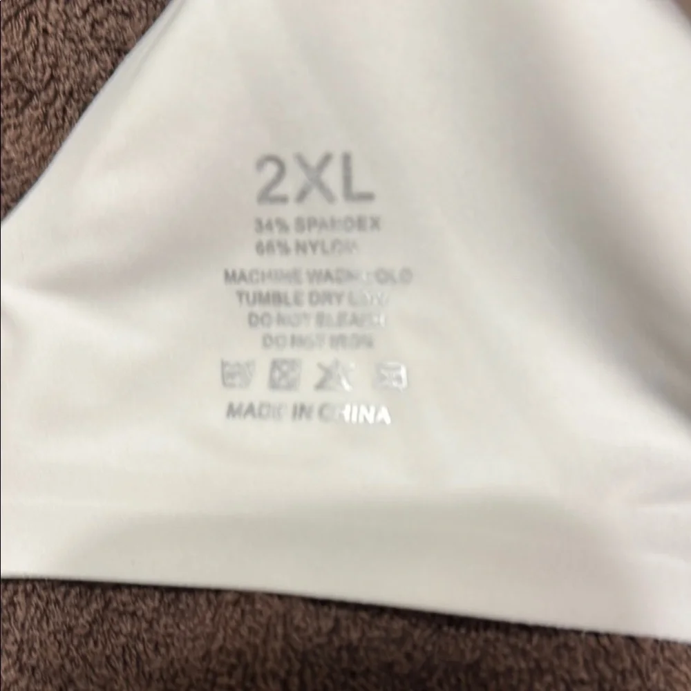 White Supportive Bra with Molded Cups and Adjustable Straps - Picture 7 of 9